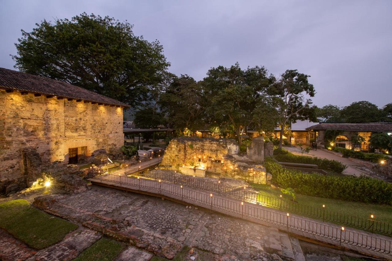 Hotel Museo Spa Casa Santo Domingo Antigua Kültér fotó The resort at night