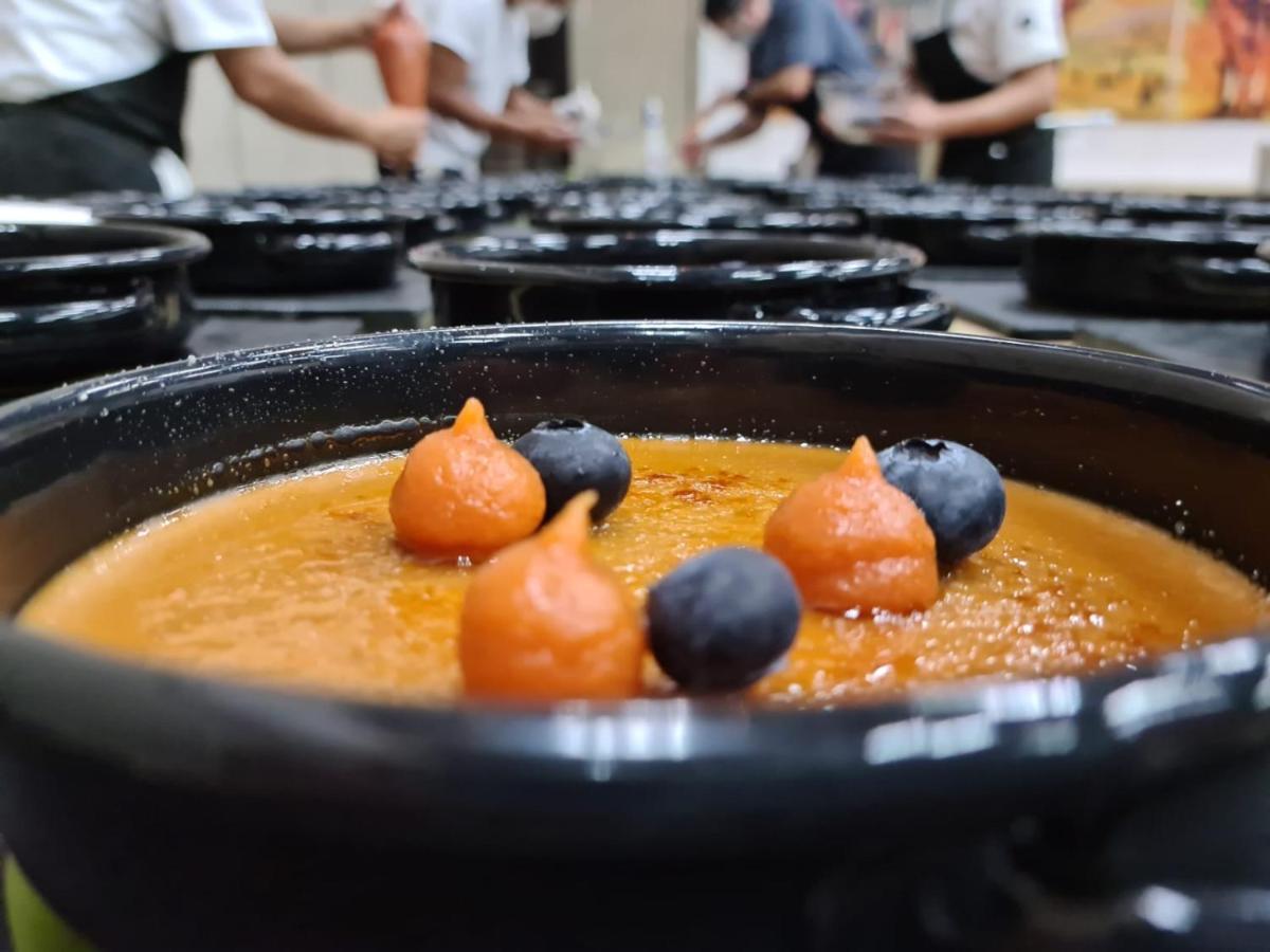 Hotel Museo Spa Casa Santo Domingo Antigua Kültér fotó A bowl of dal makhani