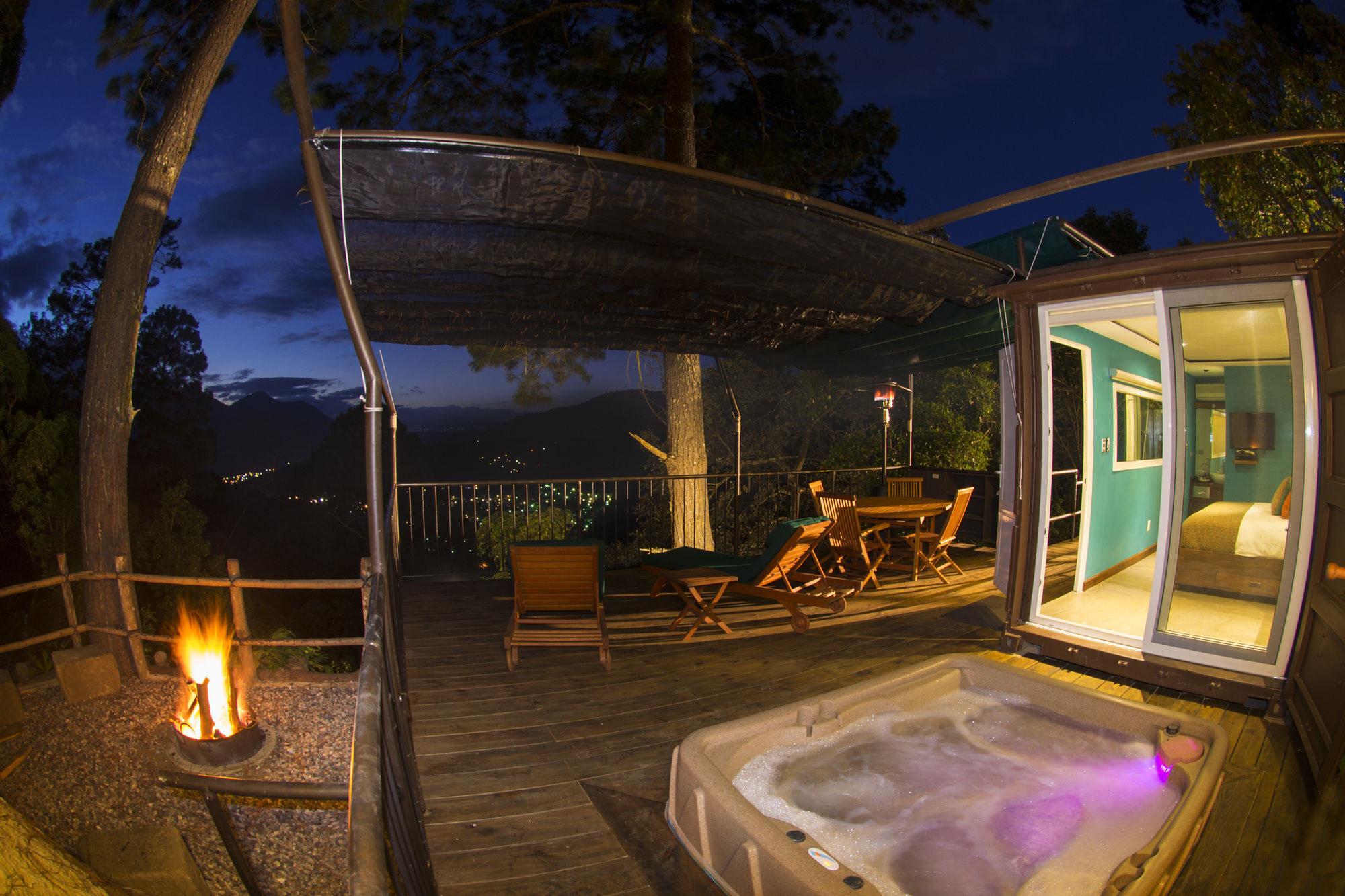 Hotel Museo Spa Casa Santo Domingo Antigua Kültér fotó The Treehouse at night